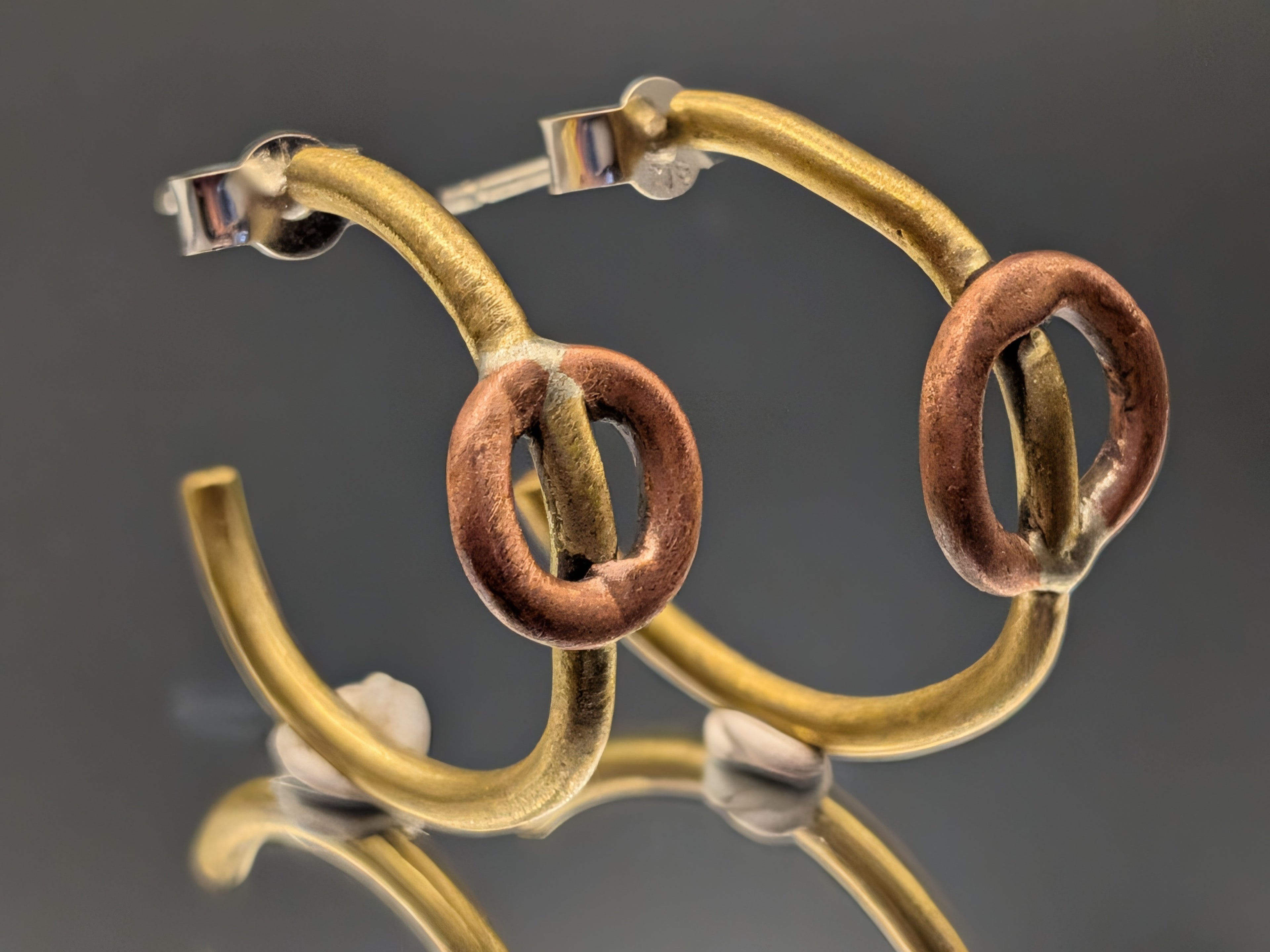 Interlock hoops