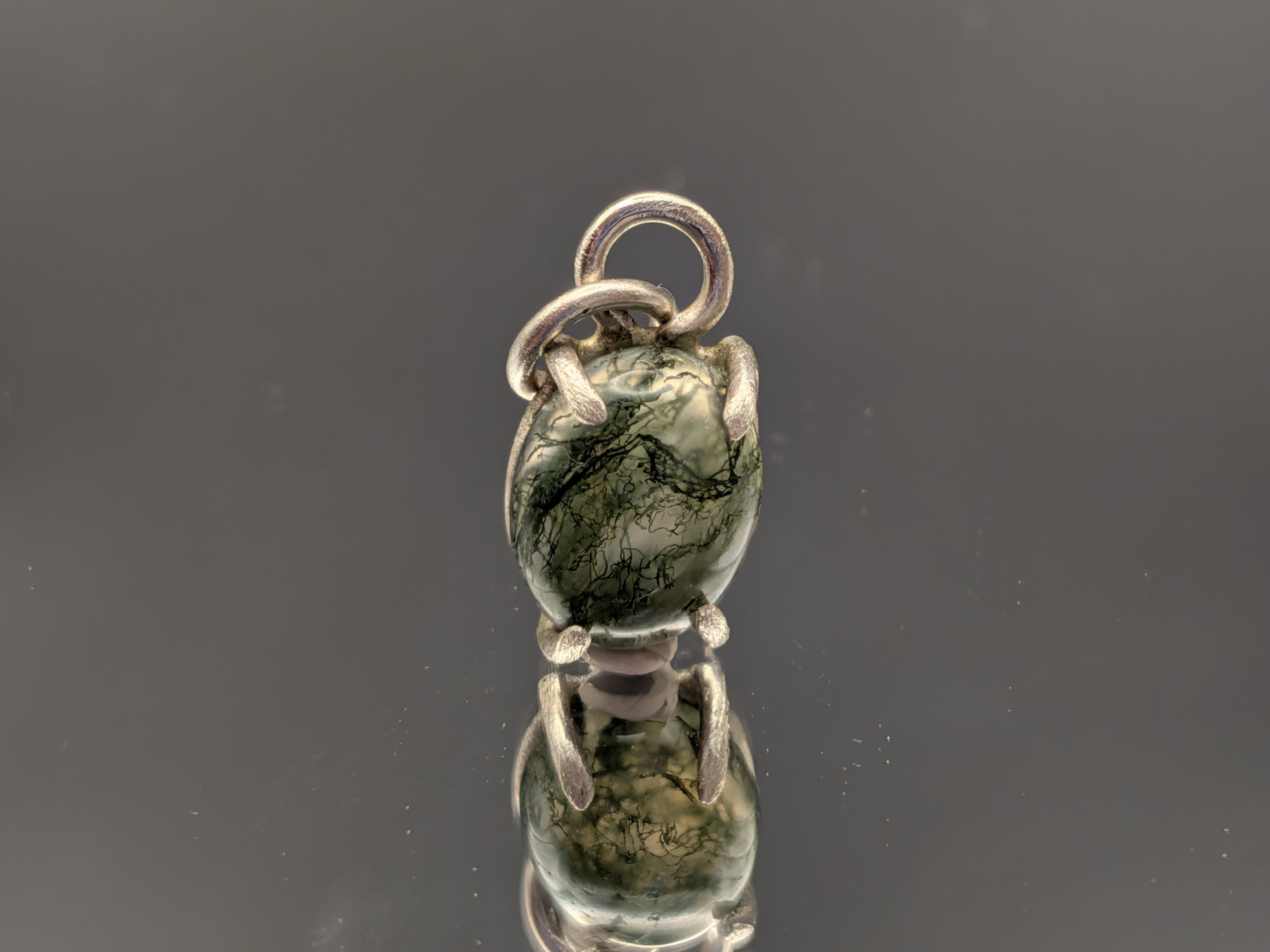 Moss pendant