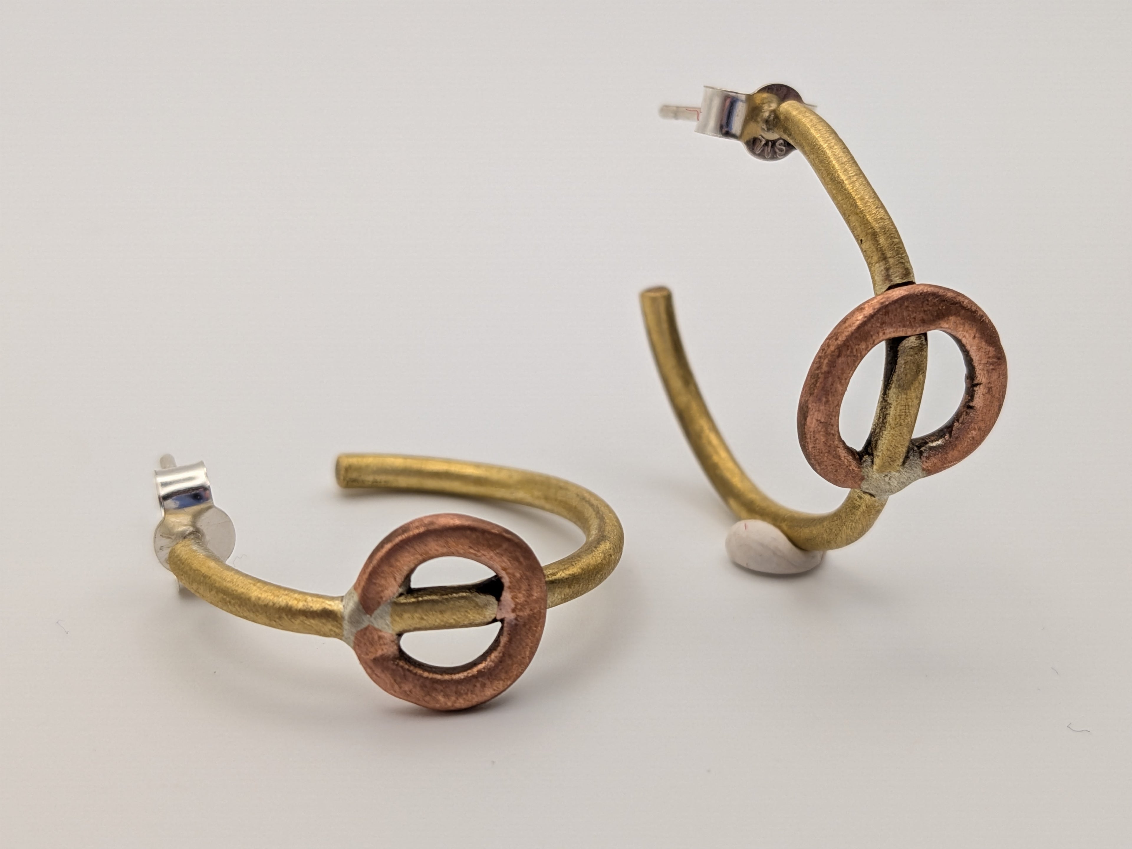 Interlock hoops