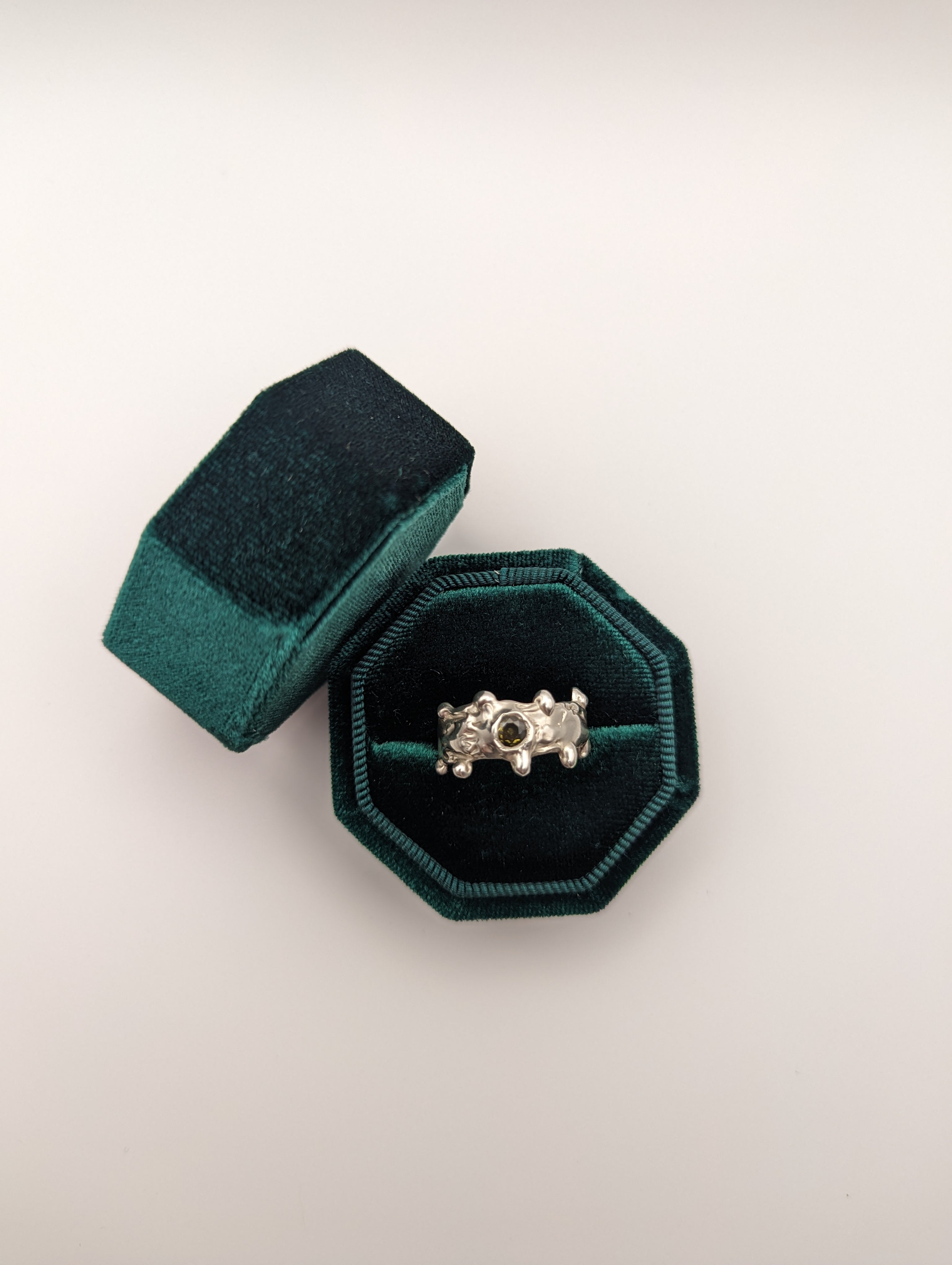 Round peridot sterling silver blobby ring