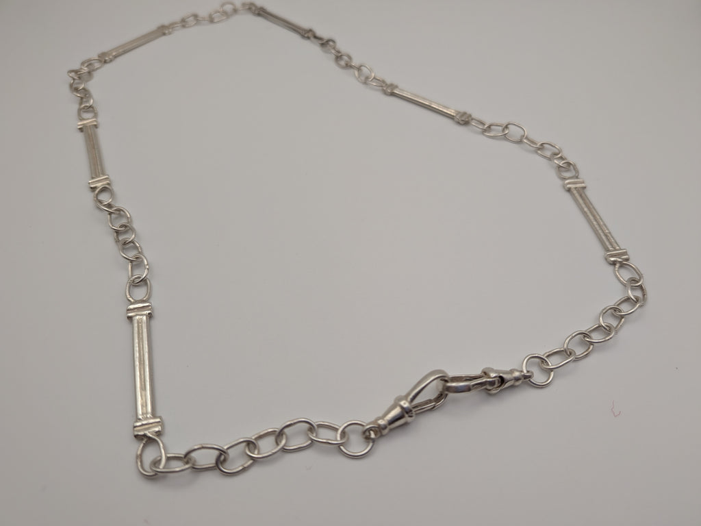 Anchor bar necklace