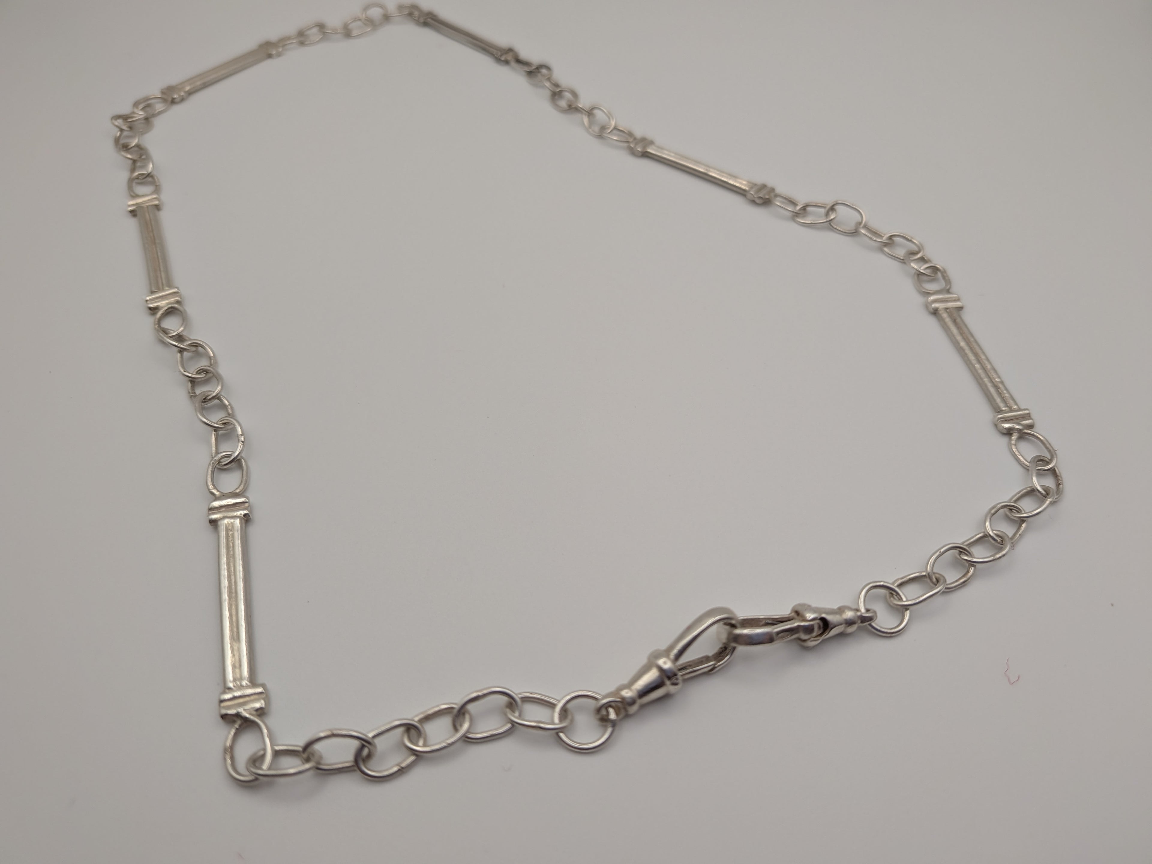 Anchor bar necklace