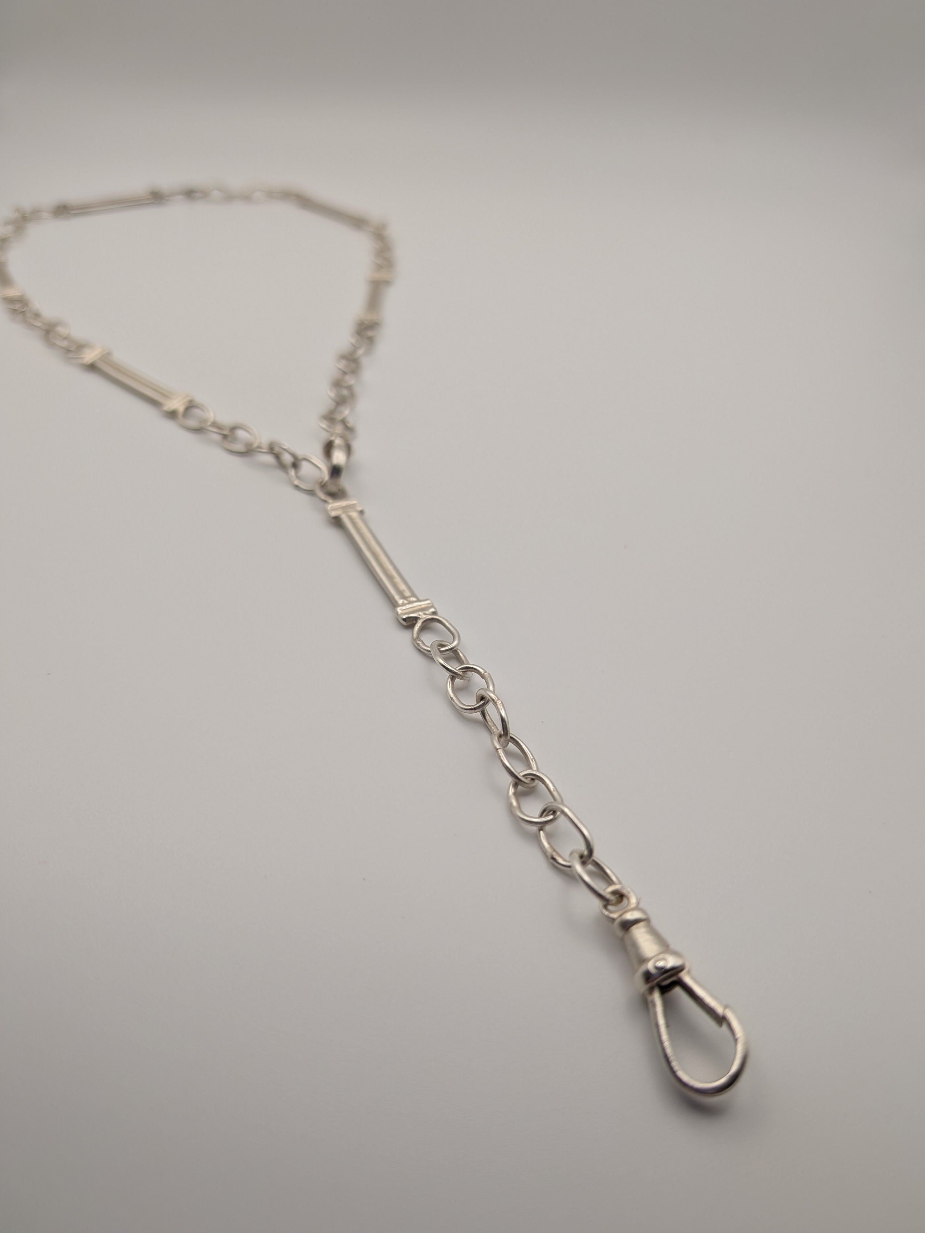 Anchor bar necklace