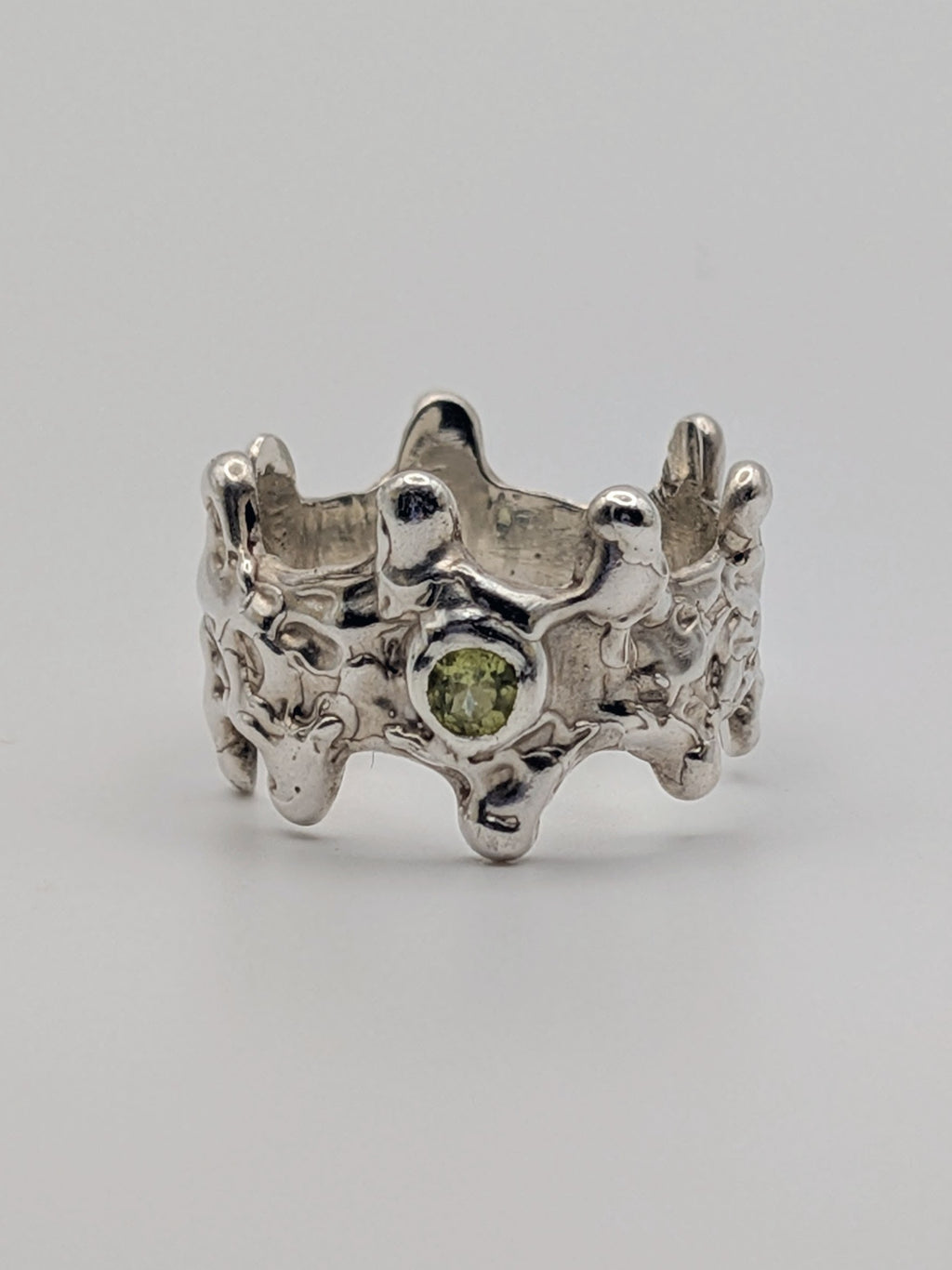 Hamizah peridot ring