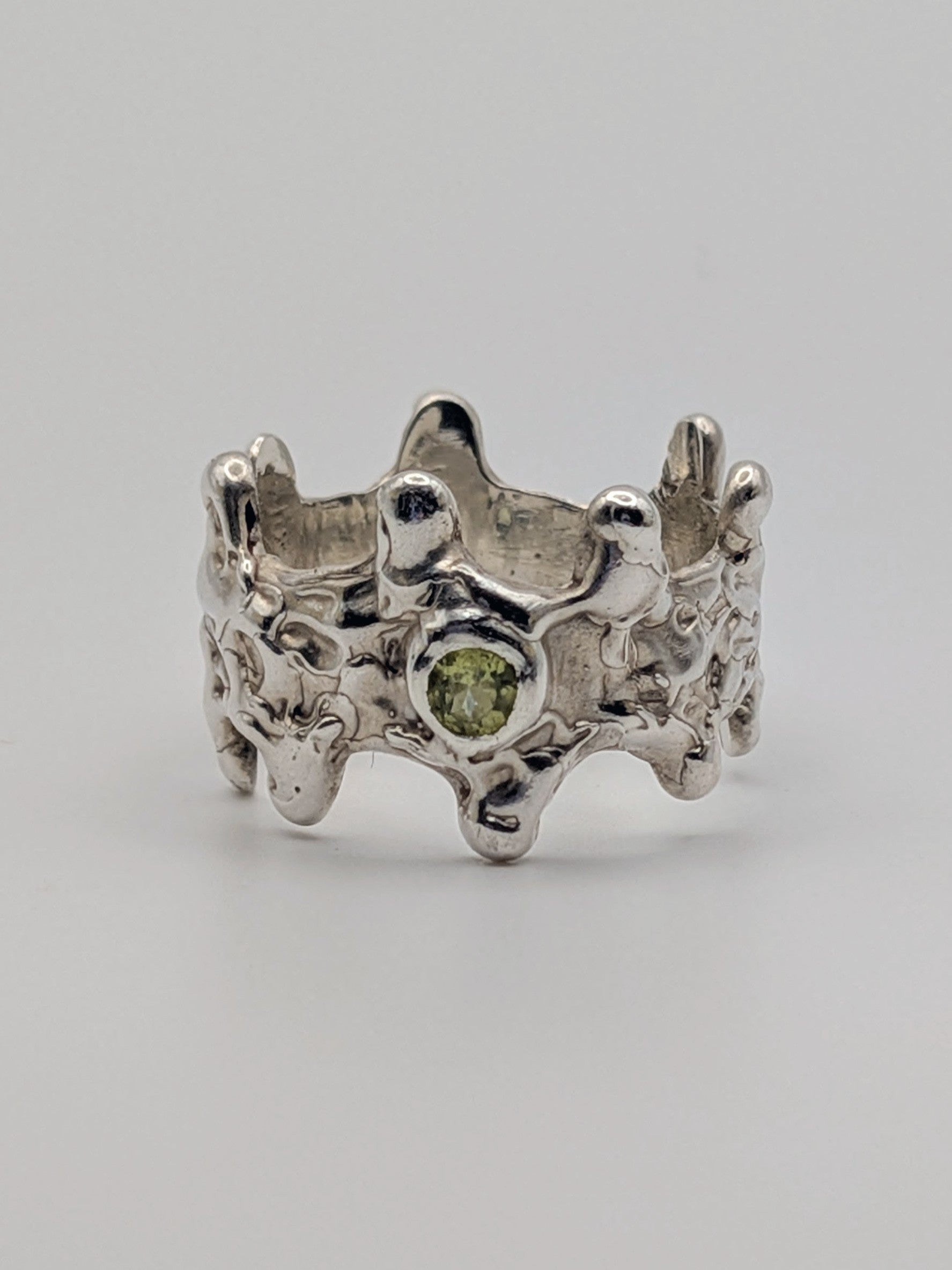 Hamizah peridot ring
