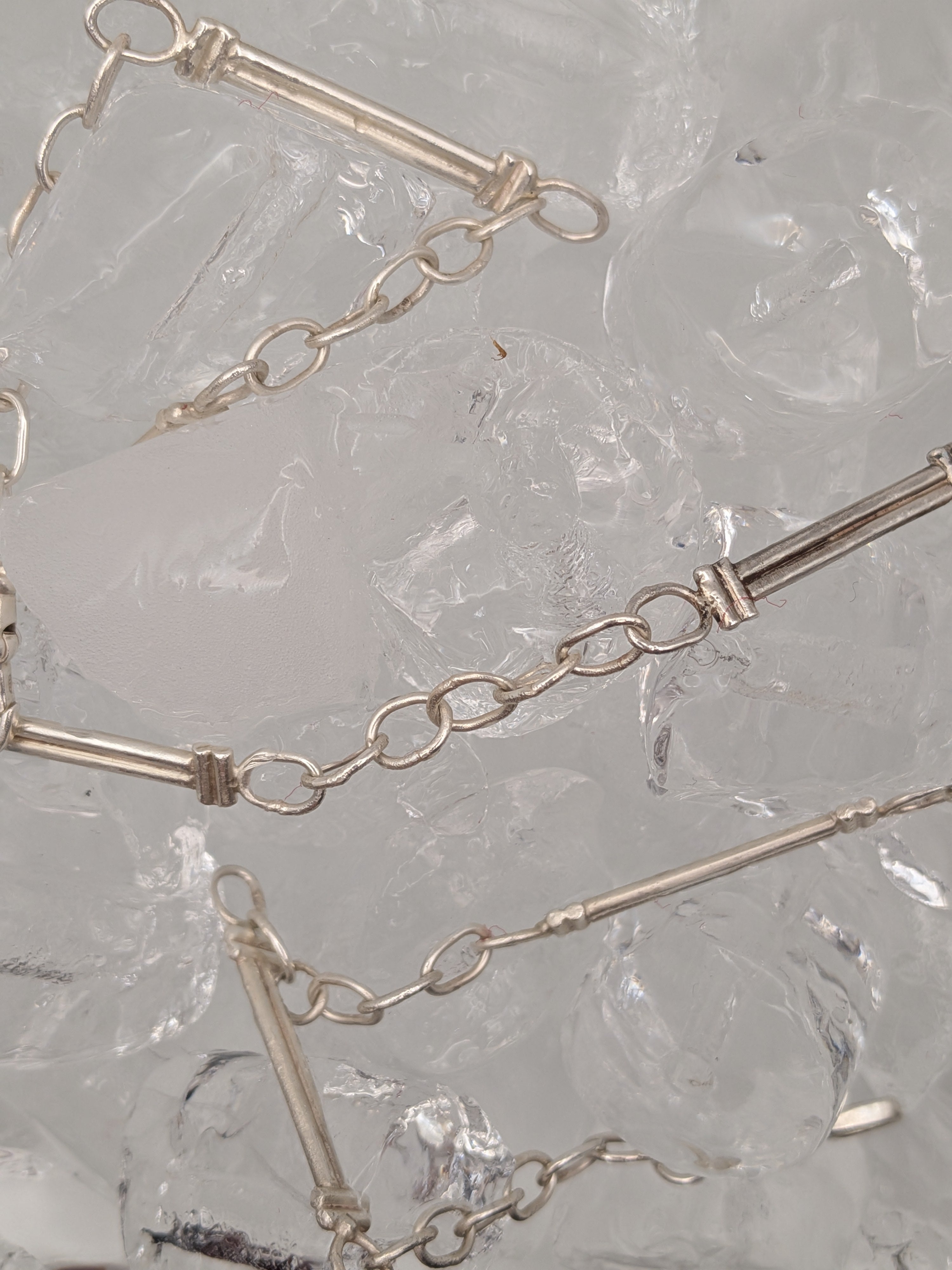 Anchor bar necklace