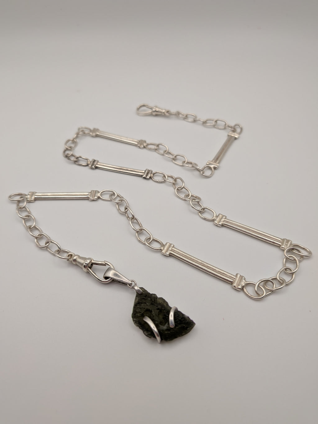 Anchor bar necklace