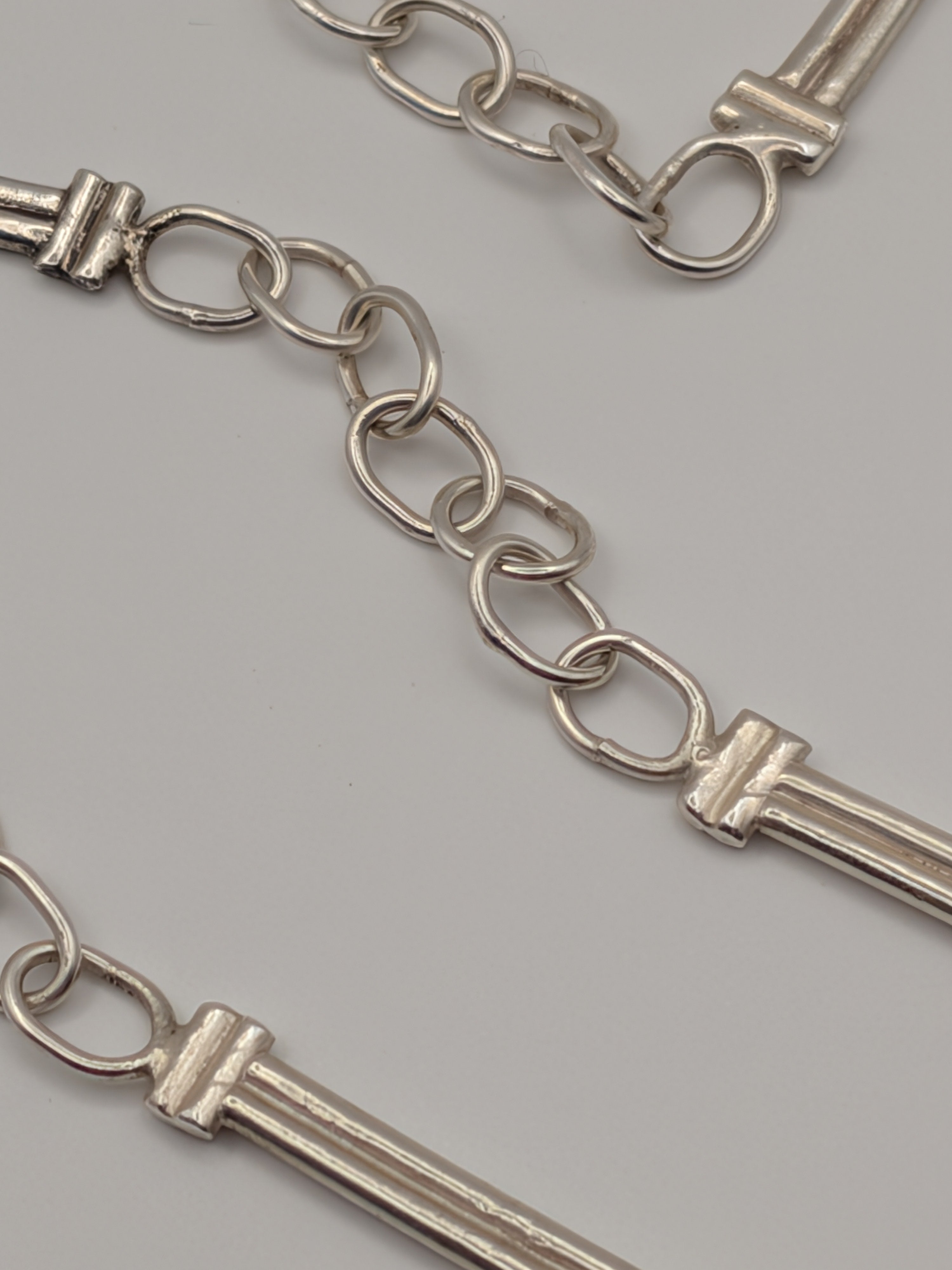 Anchor bar necklace